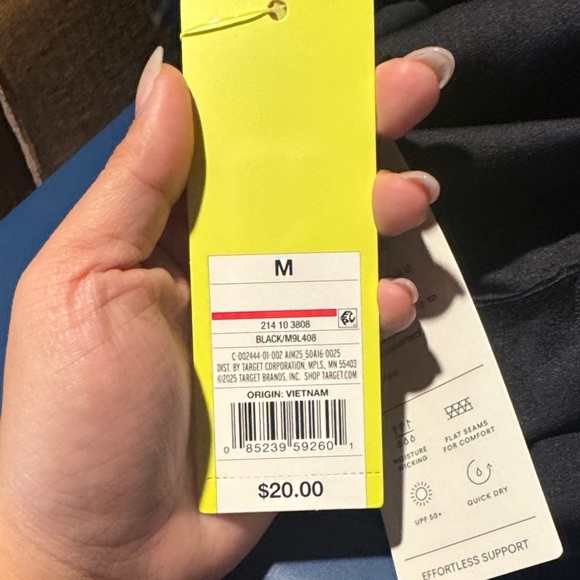 Size M All In Motion Women’s Black Pocketed Biker Shorts 6”inseam - Picture 4 of 9